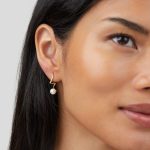 Diamond-encrusted Pearl Spiral Line Stud Earrings